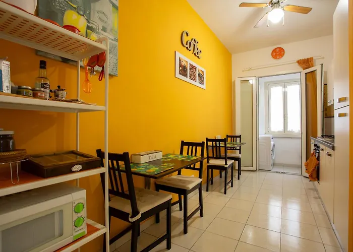 Vatican Station Bed & Breakfast 4*